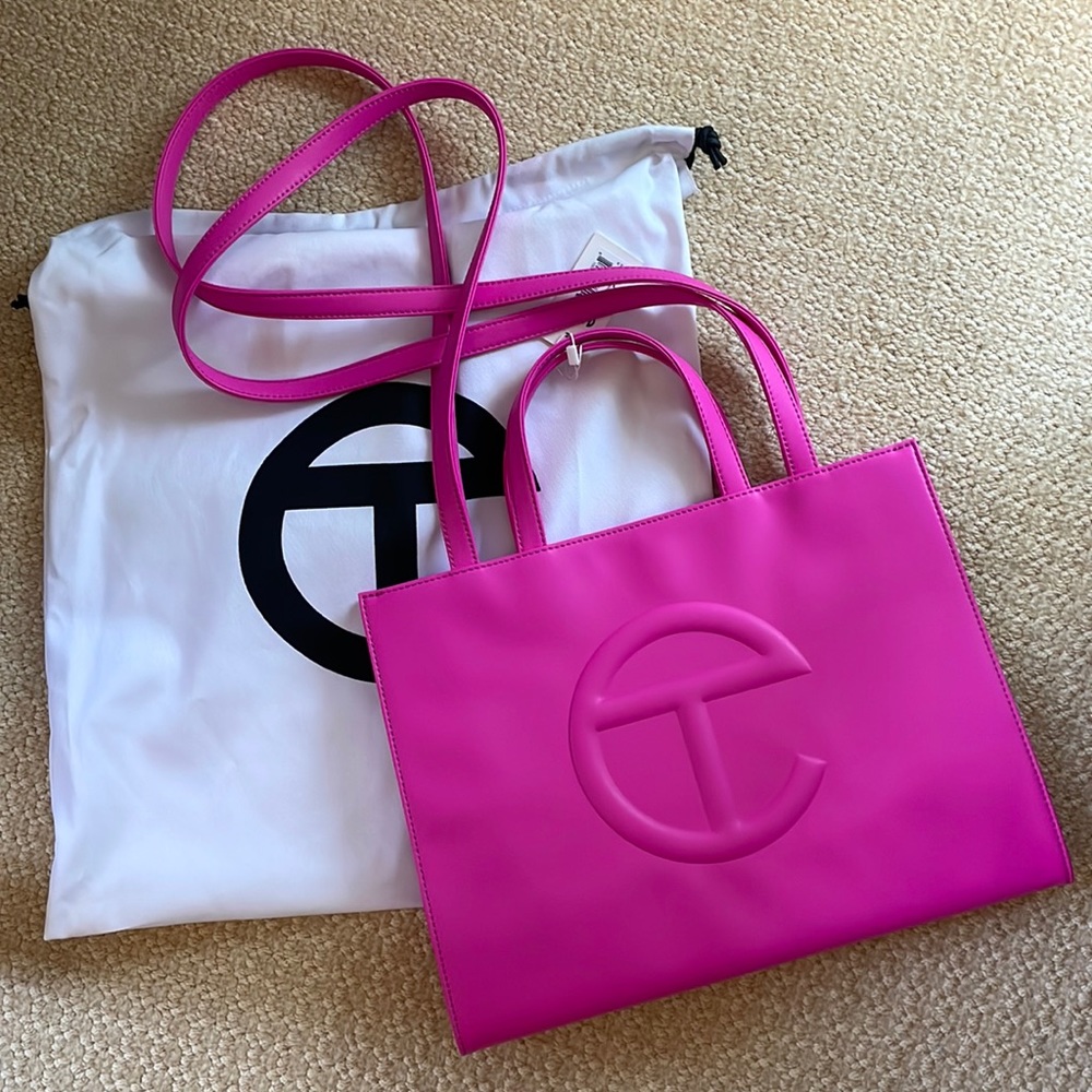 Telfar Medium Shopping bag. Azalea.